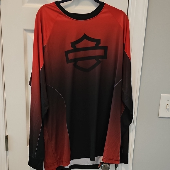 Harley-Davidson Men's Gradient Red and Black Long Sleeve Tee